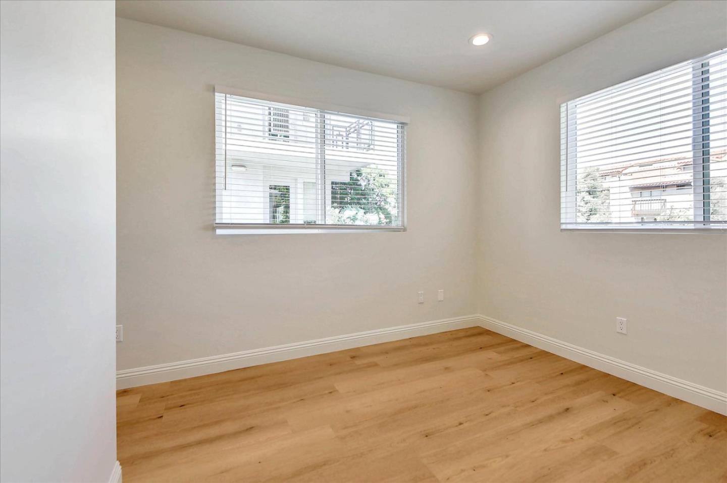 Detail Gallery Image 9 of 21 For 2202 Camden Ave, Los Angeles,  CA 90064 - 2 Beds | 2 Baths