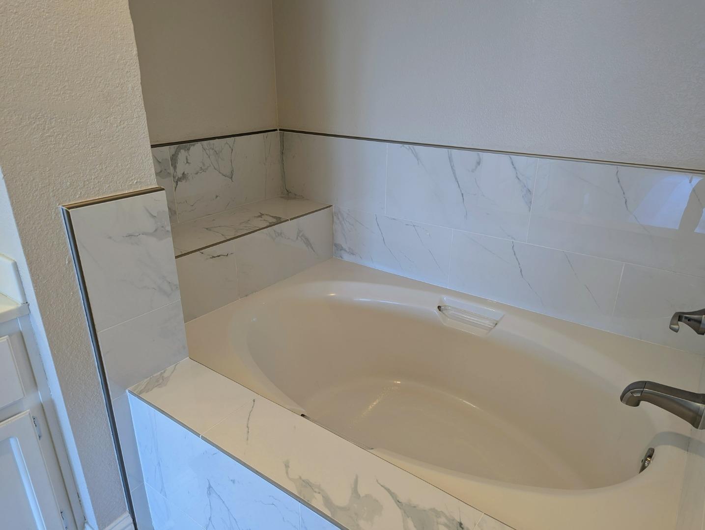 Detail Gallery Image 20 of 42 For 3331 Lake Albano Cir, San Jose,  CA 95135 - 2 Beds | 2/1 Baths