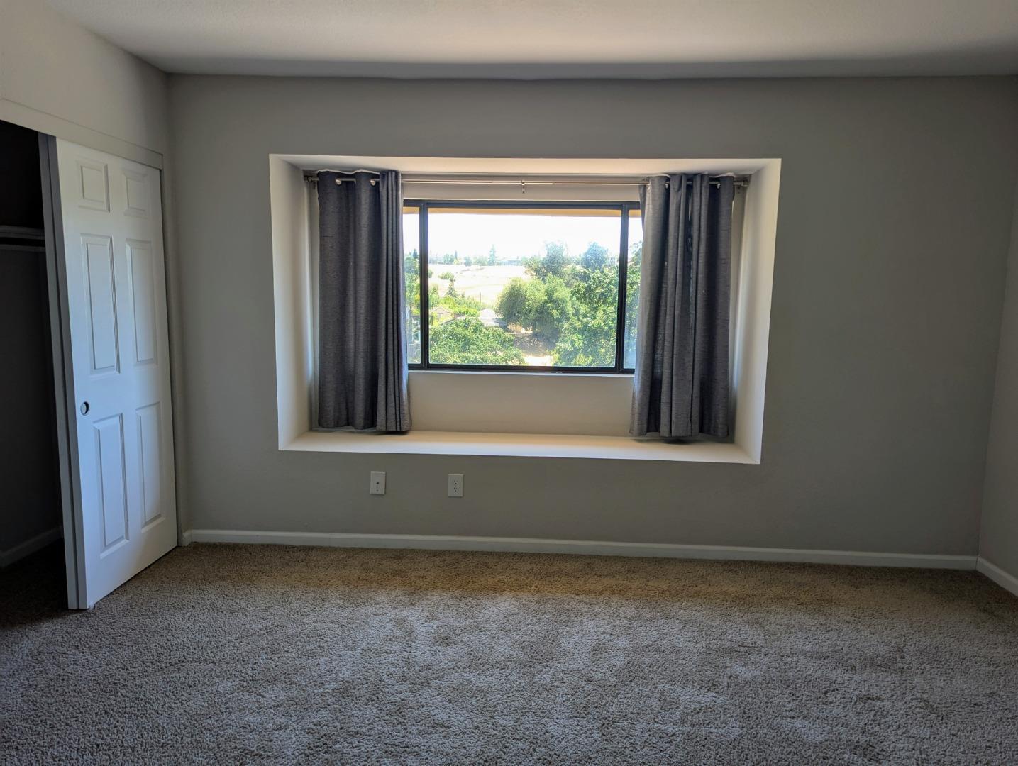 Detail Gallery Image 32 of 42 For 3331 Lake Albano Cir, San Jose,  CA 95135 - 2 Beds | 2/1 Baths