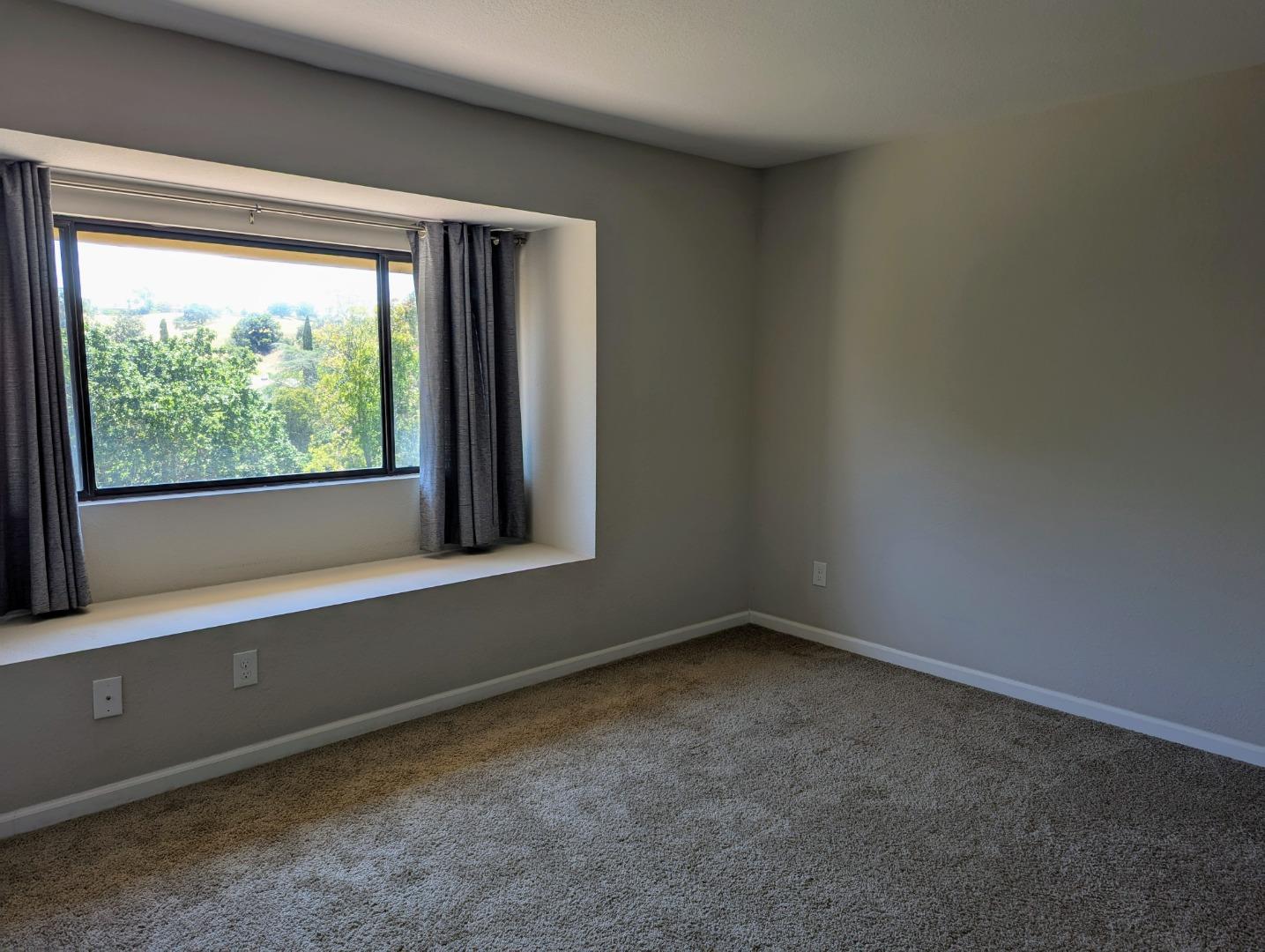 Detail Gallery Image 34 of 42 For 3331 Lake Albano Cir, San Jose,  CA 95135 - 2 Beds | 2/1 Baths