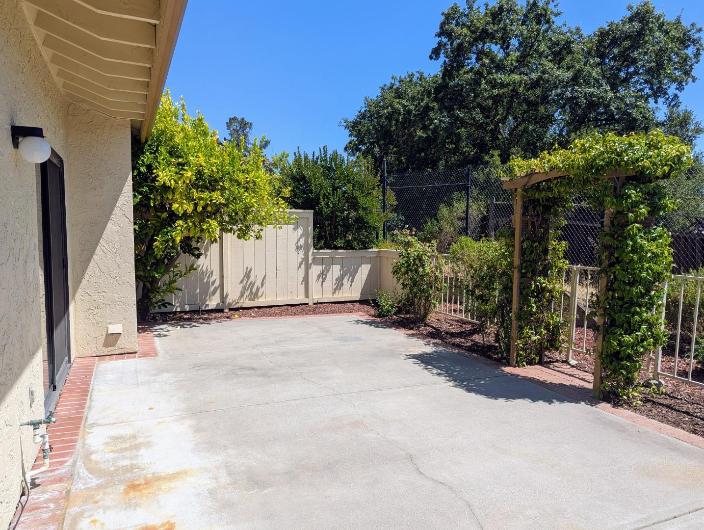 Detail Gallery Image 38 of 42 For 3331 Lake Albano Cir, San Jose,  CA 95135 - 2 Beds | 2/1 Baths