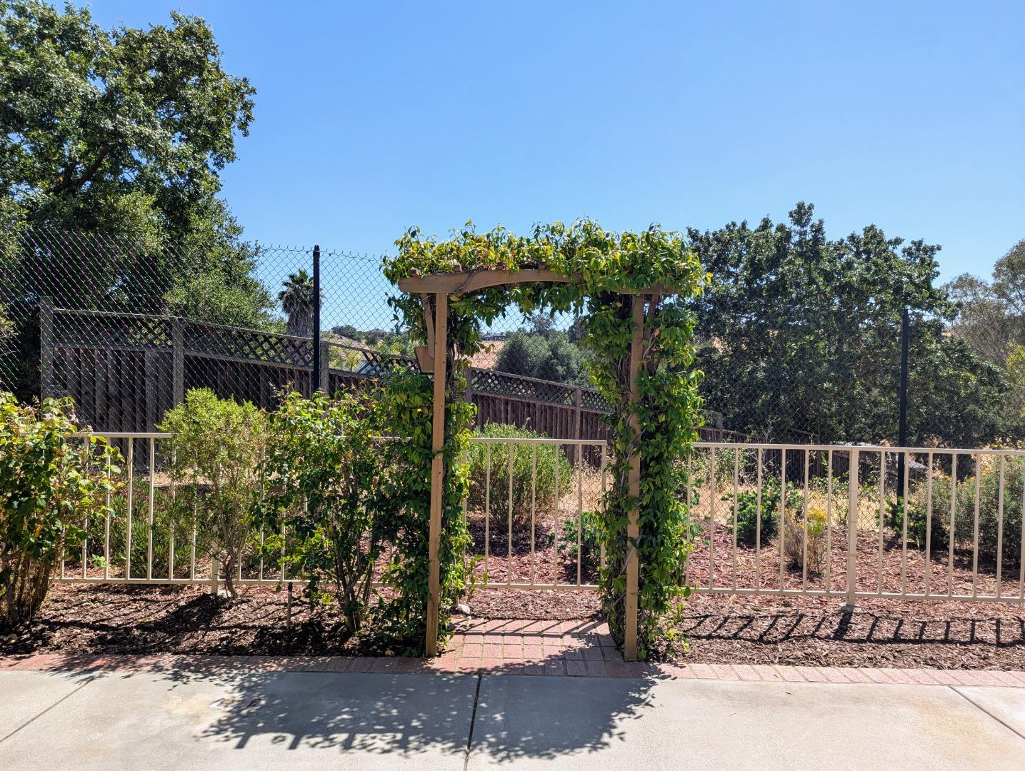 Detail Gallery Image 40 of 42 For 3331 Lake Albano Cir, San Jose,  CA 95135 - 2 Beds | 2/1 Baths