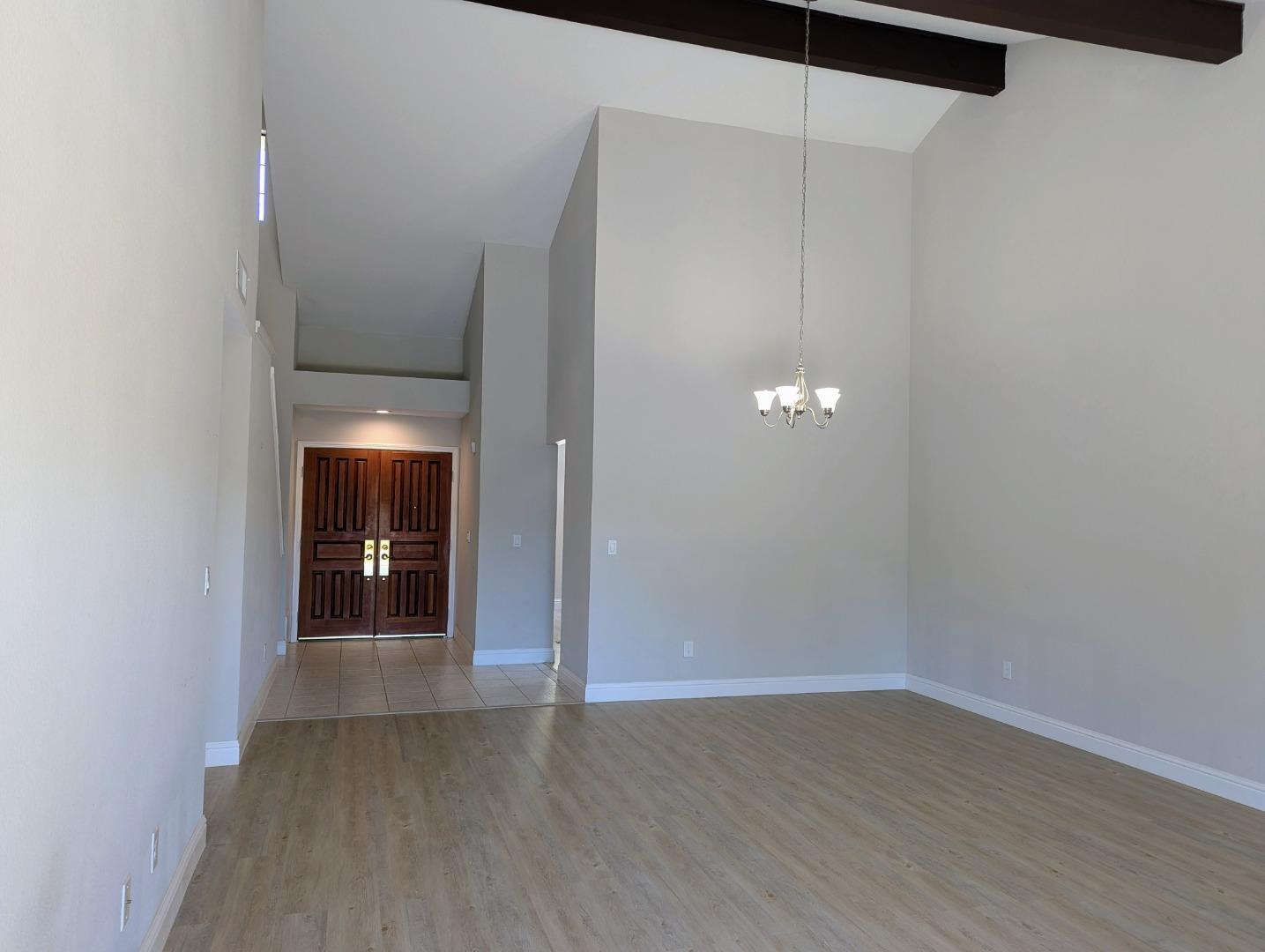 Detail Gallery Image 7 of 42 For 3331 Lake Albano Cir, San Jose,  CA 95135 - 2 Beds | 2/1 Baths