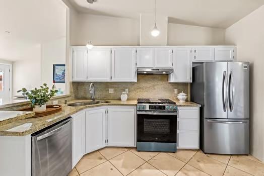 Detail Gallery Image 12 of 33 For 425 Alcalde Ave, Monterey,  CA 93940 - 3 Beds | 2 Baths