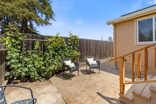 Detail Gallery Image 28 of 33 For 425 Alcalde Ave, Monterey,  CA 93940 - 3 Beds | 2 Baths