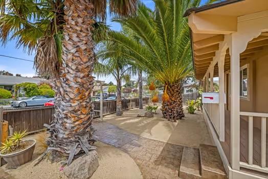 Detail Gallery Image 3 of 33 For 425 Alcalde Ave, Monterey,  CA 93940 - 3 Beds | 2 Baths
