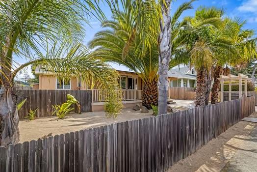 Detail Gallery Image 4 of 33 For 425 Alcalde Ave, Monterey,  CA 93940 - 3 Beds | 2 Baths