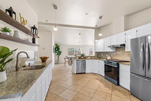 Detail Gallery Image 9 of 33 For 425 Alcalde Ave, Monterey,  CA 93940 - 3 Beds | 2 Baths