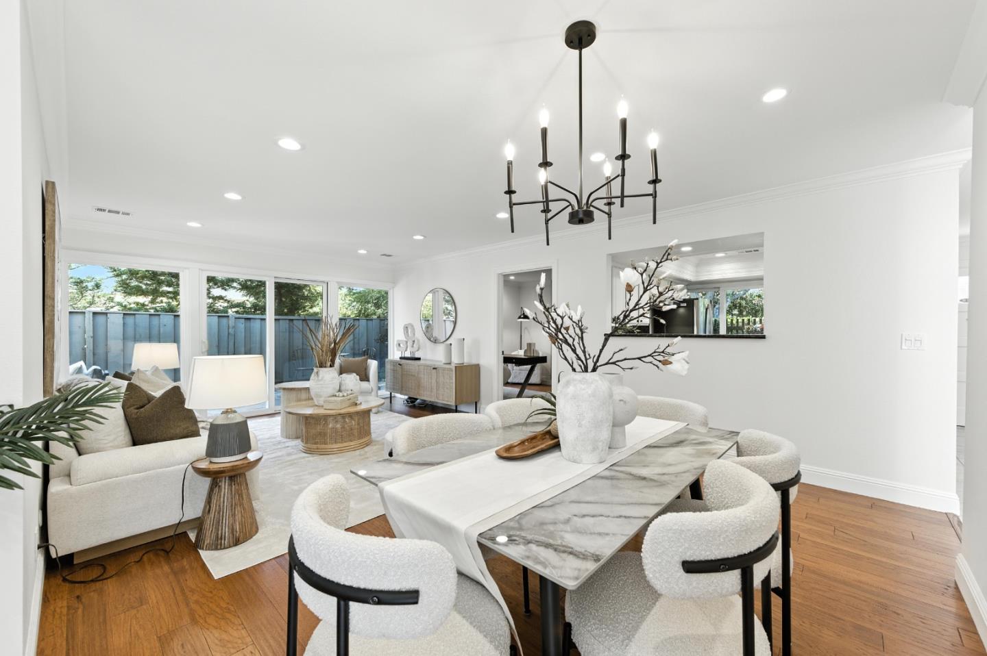 Detail Gallery Image 10 of 29 For 1 Los Altos Sq, Los Altos,  CA 94022 - 2 Beds | 2 Baths