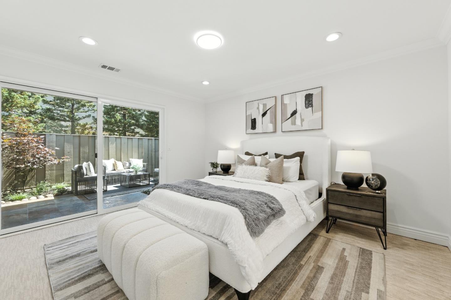 Detail Gallery Image 11 of 29 For 1 Los Altos Sq, Los Altos,  CA 94022 - 2 Beds | 2 Baths