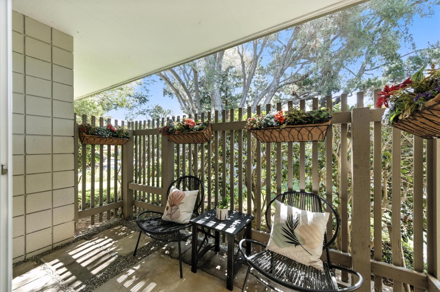 Detail Gallery Image 18 of 29 For 1 Los Altos Sq, Los Altos,  CA 94022 - 2 Beds | 2 Baths
