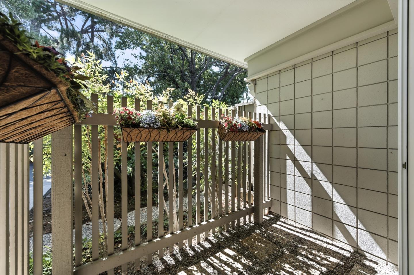Detail Gallery Image 19 of 29 For 1 Los Altos Sq, Los Altos,  CA 94022 - 2 Beds | 2 Baths