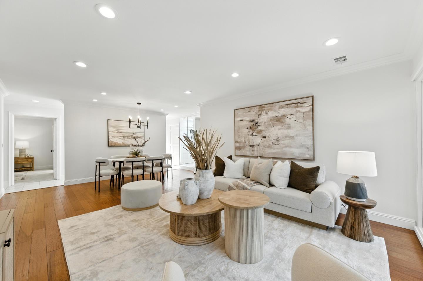 Detail Gallery Image 3 of 29 For 1 Los Altos Sq, Los Altos,  CA 94022 - 2 Beds | 2 Baths