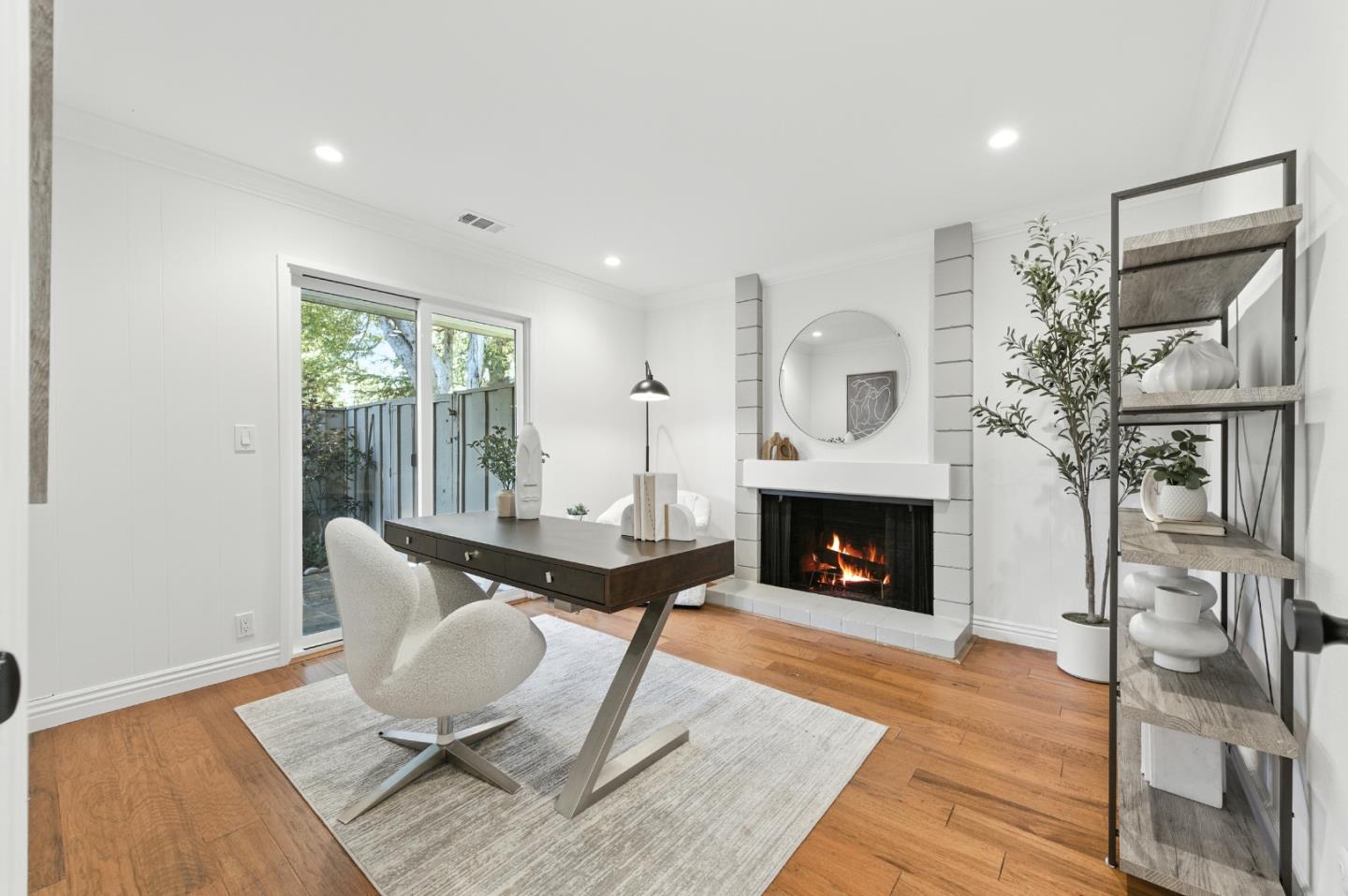Detail Gallery Image 5 of 29 For 1 Los Altos Sq, Los Altos,  CA 94022 - 2 Beds | 2 Baths