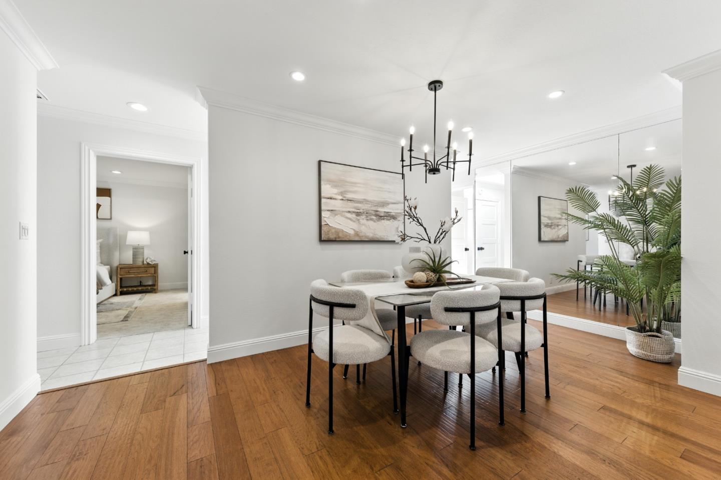 Detail Gallery Image 9 of 29 For 1 Los Altos Sq, Los Altos,  CA 94022 - 2 Beds | 2 Baths