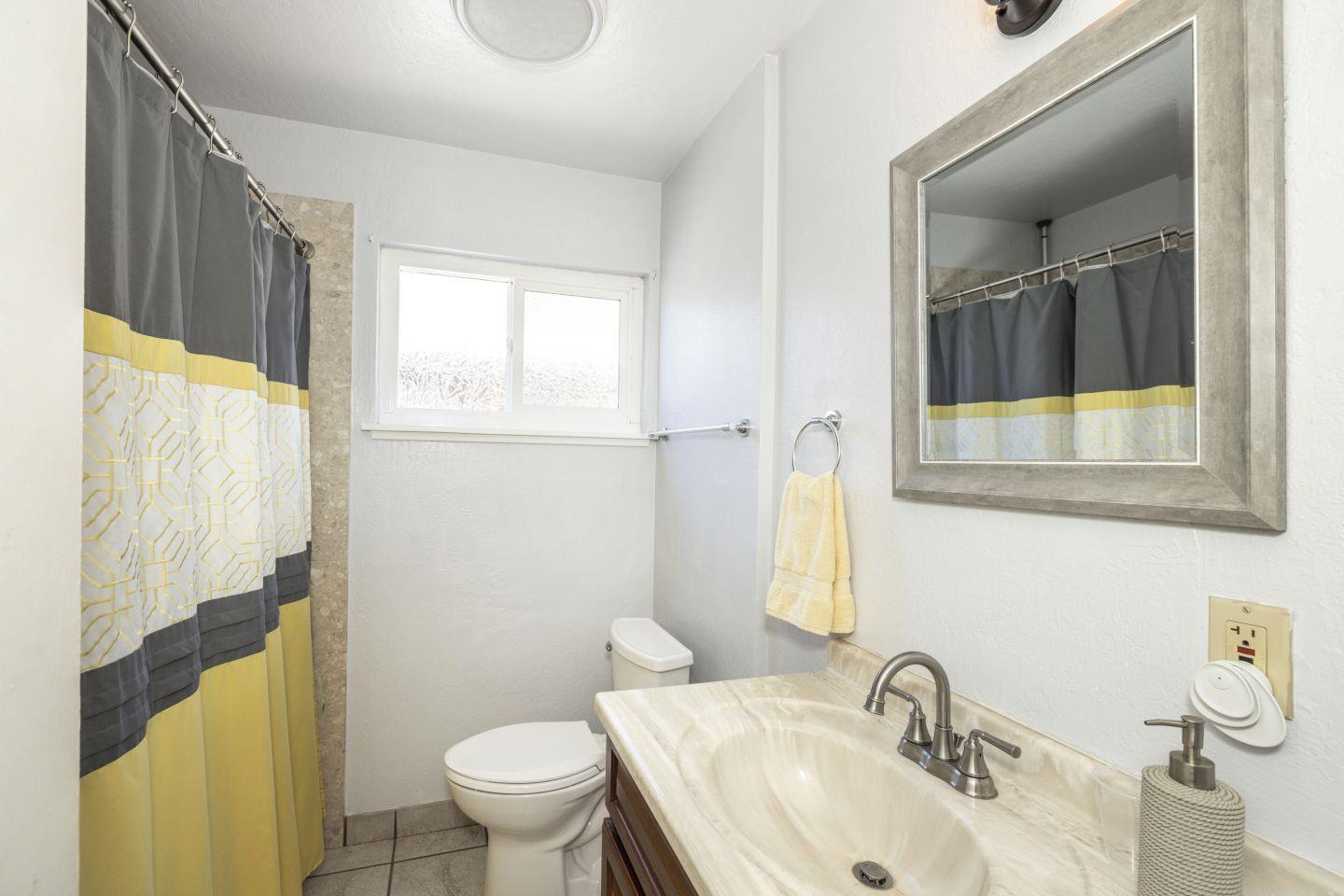 Detail Gallery Image 10 of 14 For 27906 Thackeray Ave, Hayward,  CA 94544 - 3 Beds | 2 Baths