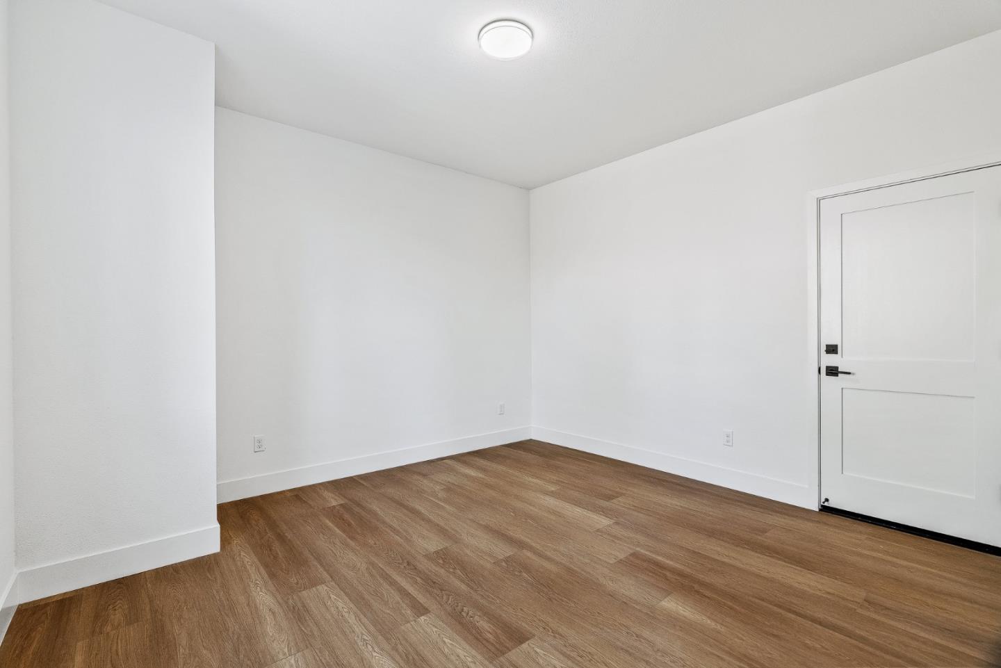 Detail Gallery Image 23 of 37 For 955 Woodside Rd, Redwood City,  CA 94061 - 4 Beds | 2/1 Baths