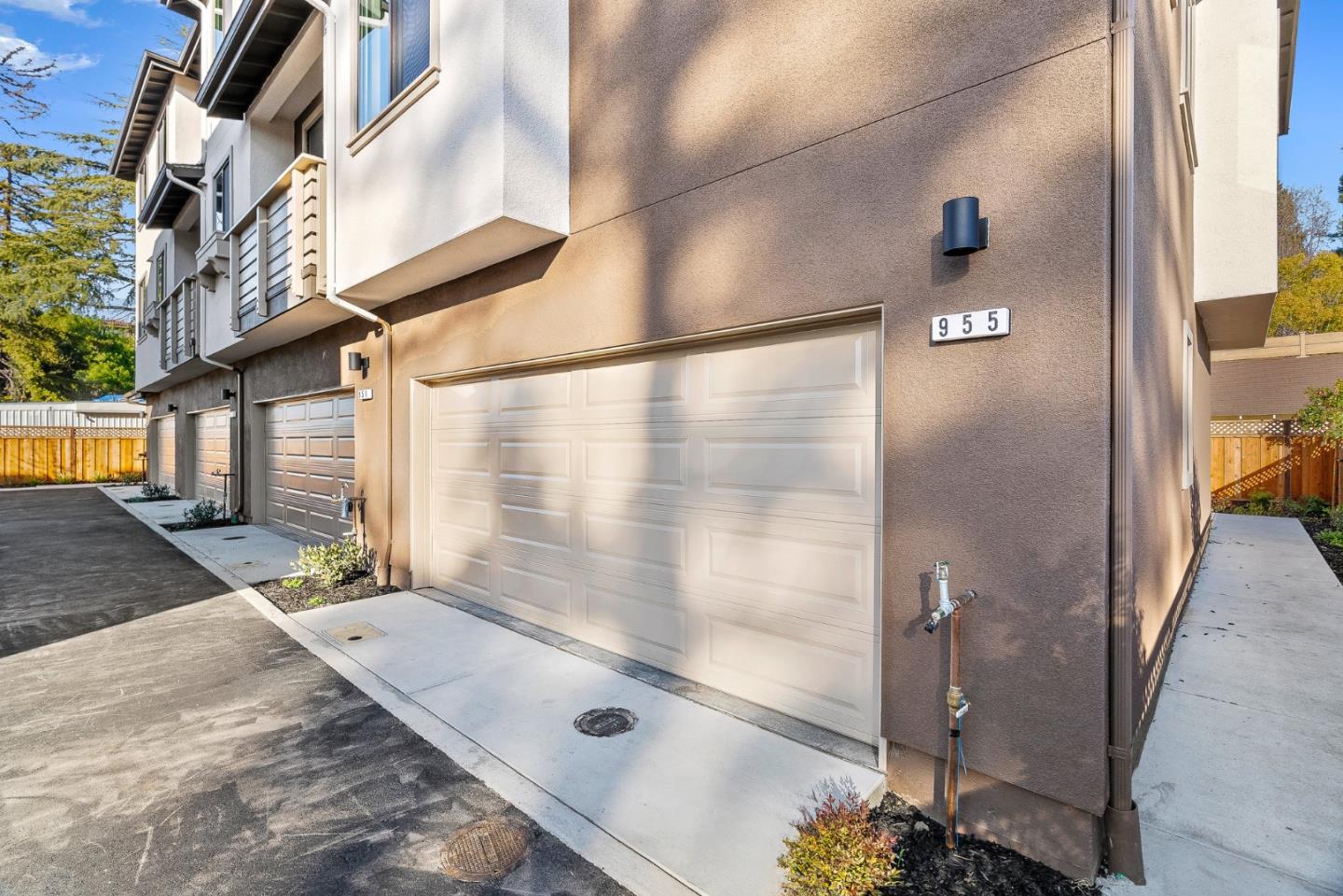 Detail Gallery Image 25 of 37 For 955 Woodside Rd, Redwood City,  CA 94061 - 4 Beds | 2/1 Baths