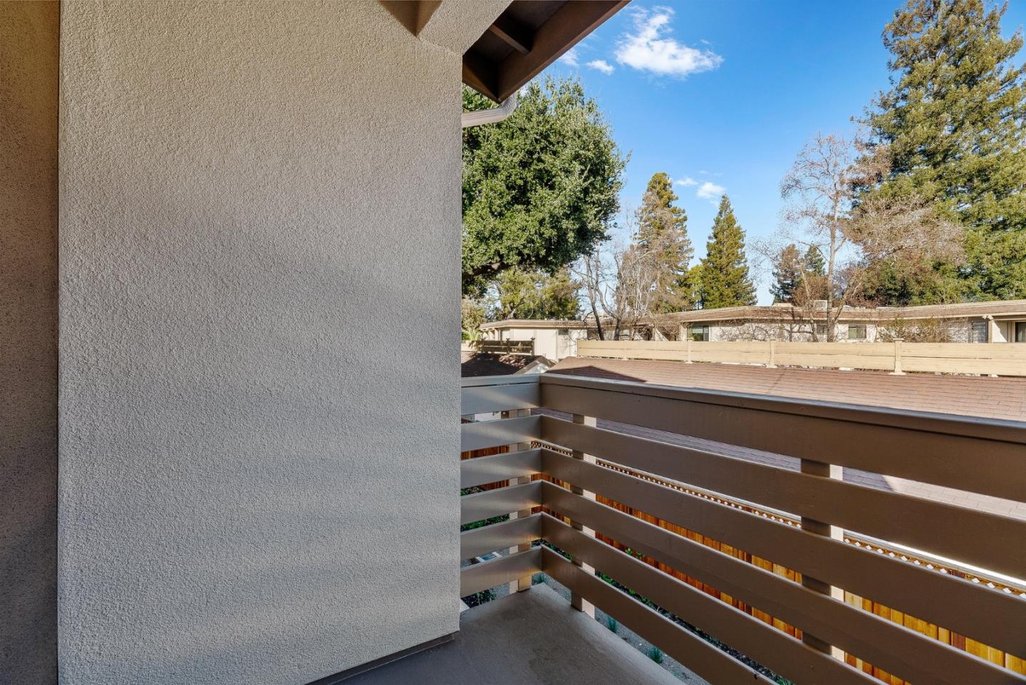 Detail Gallery Image 5 of 37 For 955 Woodside Rd, Redwood City,  CA 94061 - 4 Beds | 2/1 Baths