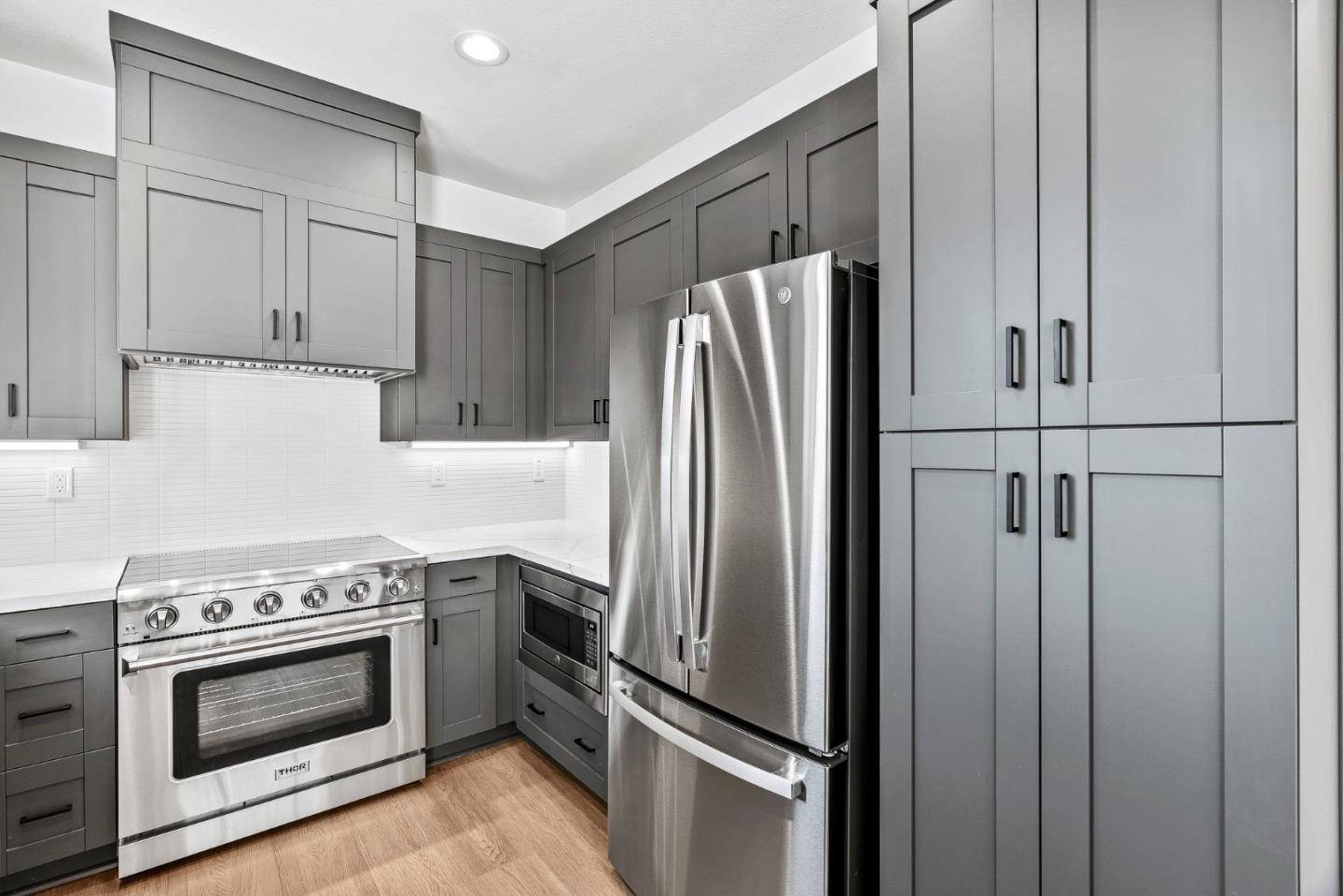 Detail Gallery Image 8 of 37 For 955 Woodside Rd, Redwood City,  CA 94061 - 4 Beds | 2/1 Baths