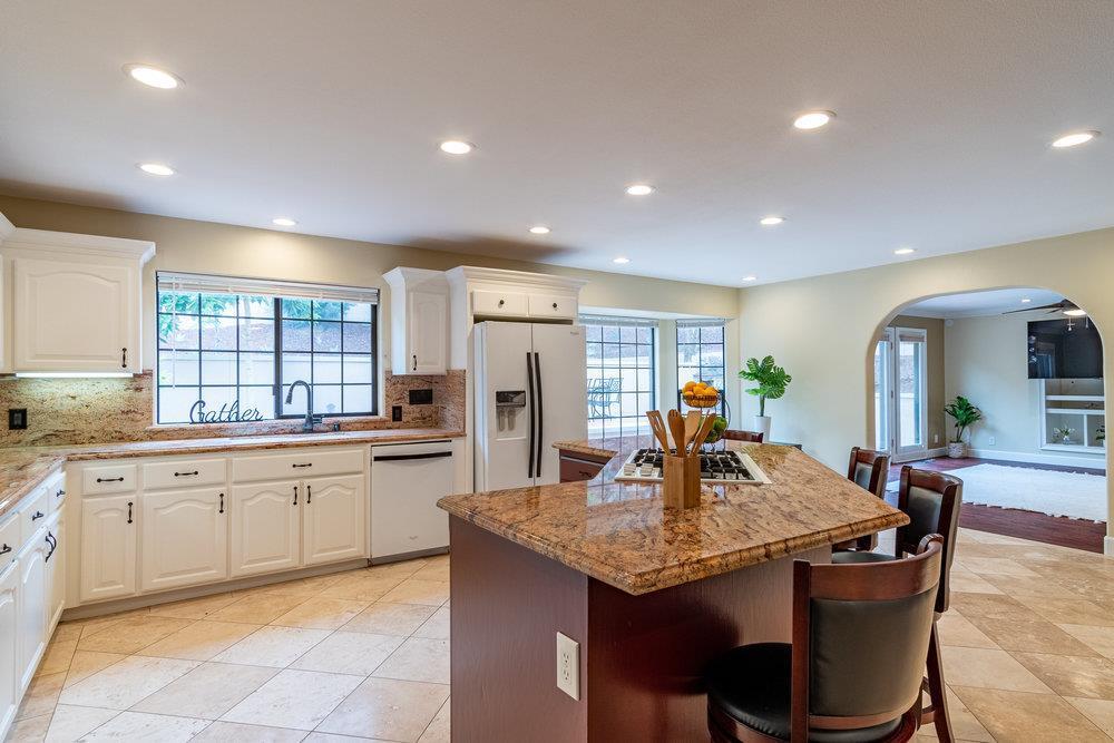 Detail Gallery Image 19 of 69 For 6020 Sherry Lee Ln, Salinas,  CA 93907 - 3 Beds | 2/1 Baths