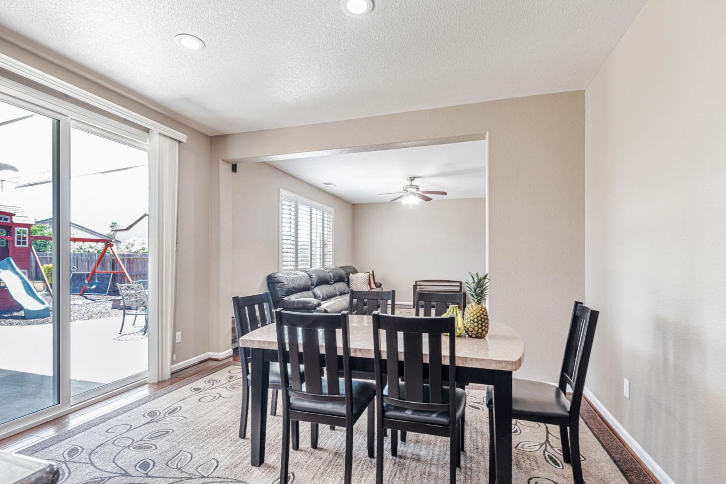 Detail Gallery Image 20 of 41 For 10436 Albert Dr, Stockton,  CA 95209 - 4 Beds | 3 Baths