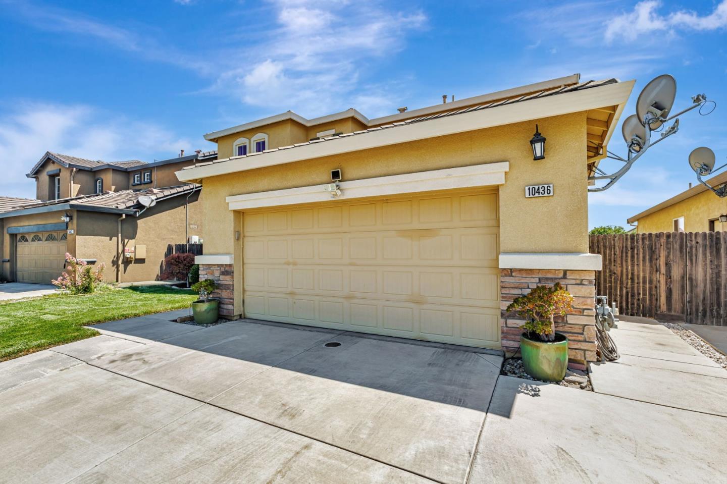 Detail Gallery Image 3 of 41 For 10436 Albert Dr, Stockton,  CA 95209 - 4 Beds | 3 Baths
