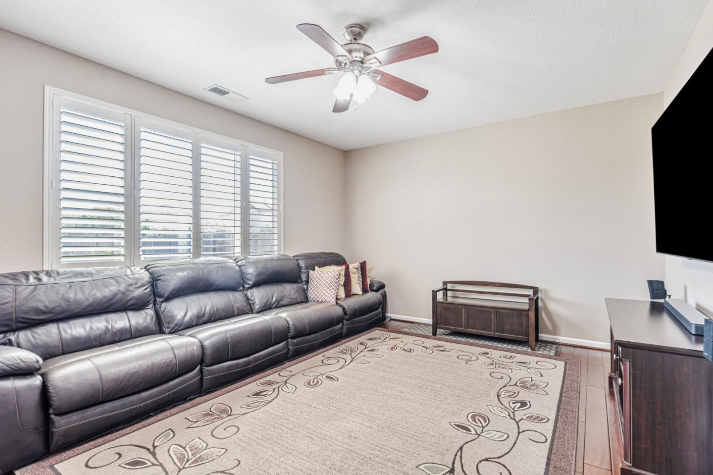 Detail Gallery Image 9 of 41 For 10436 Albert Dr, Stockton,  CA 95209 - 4 Beds | 3 Baths