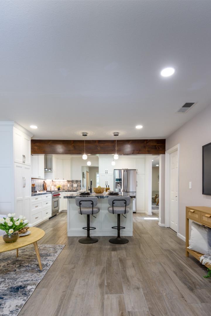 Detail Gallery Image 10 of 25 For 2023 Valparaiso Ave, Menlo Park,  CA 94025 - 4 Beds | 2 Baths