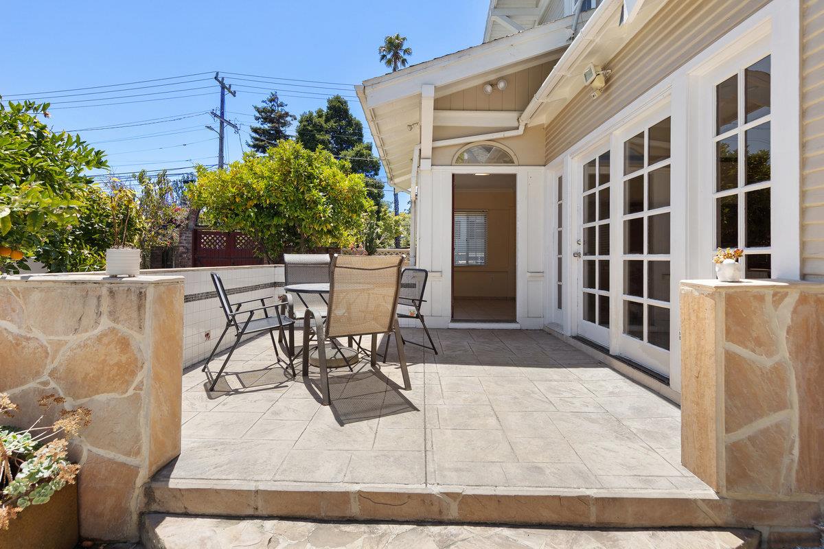 Detail Gallery Image 13 of 55 For 840 Linden Ave, Burlingame,  CA 94010 - 4 Beds | 3 Baths