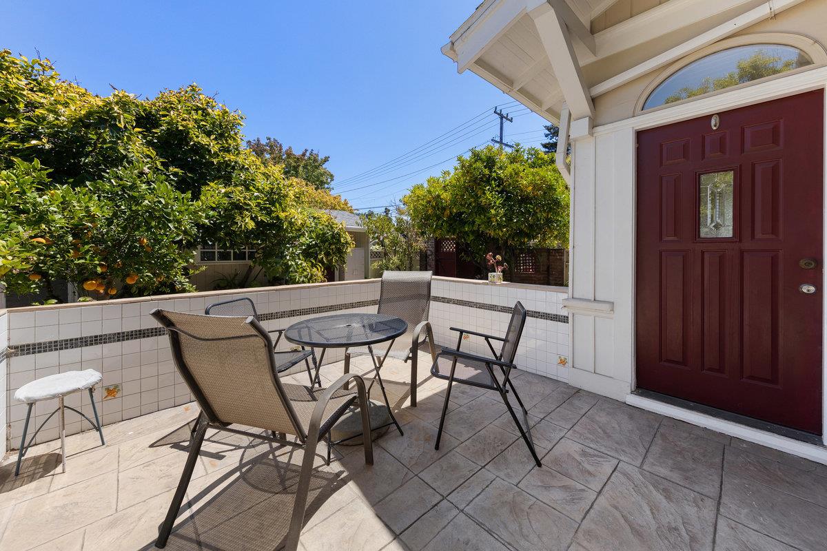 Detail Gallery Image 14 of 55 For 840 Linden Ave, Burlingame,  CA 94010 - 4 Beds | 3 Baths