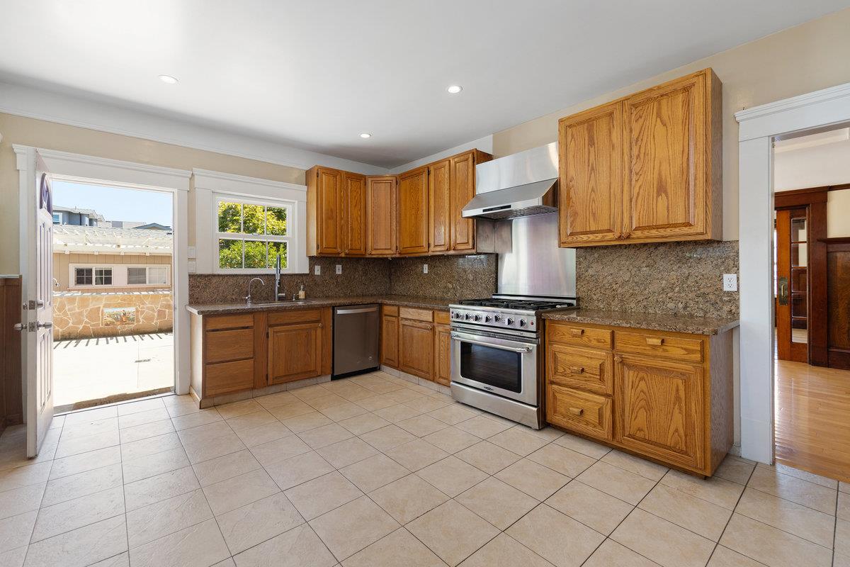 Detail Gallery Image 26 of 55 For 840 Linden Ave, Burlingame,  CA 94010 - 4 Beds | 3 Baths