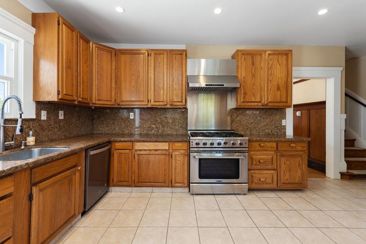 Detail Gallery Image 27 of 55 For 840 Linden Ave, Burlingame,  CA 94010 - 4 Beds | 3 Baths