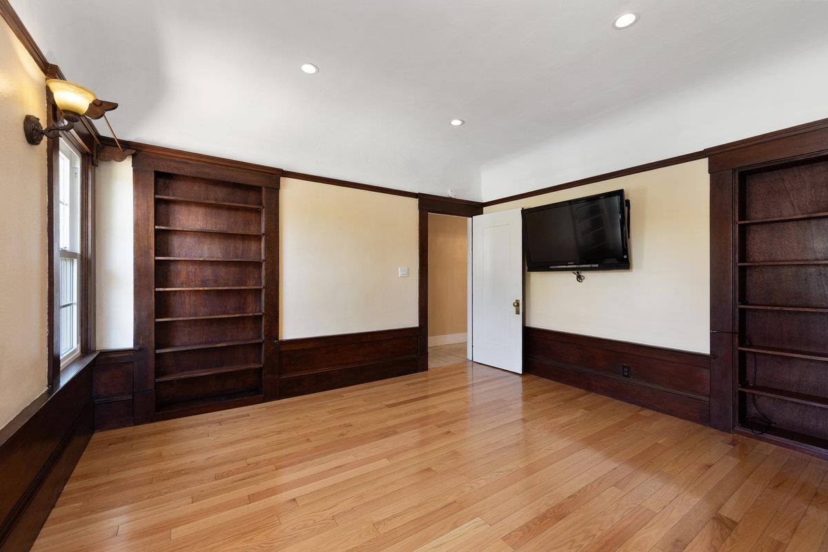 Detail Gallery Image 31 of 55 For 840 Linden Ave, Burlingame,  CA 94010 - 4 Beds | 3 Baths