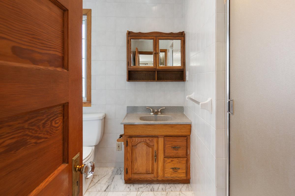 Detail Gallery Image 45 of 55 For 840 Linden Ave, Burlingame,  CA 94010 - 4 Beds | 3 Baths