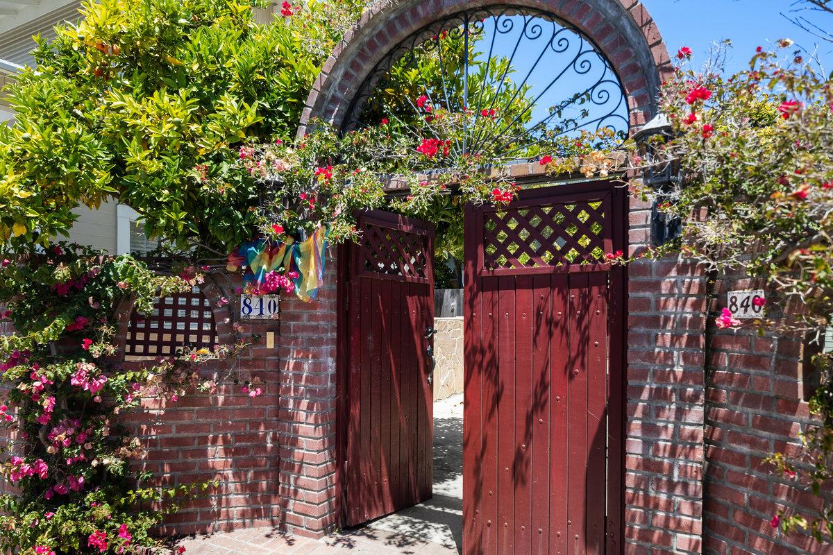 Detail Gallery Image 7 of 55 For 840 Linden Ave, Burlingame,  CA 94010 - 4 Beds | 3 Baths