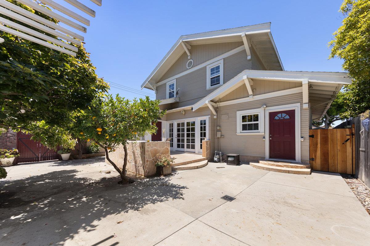 Detail Gallery Image 9 of 55 For 840 Linden Ave, Burlingame,  CA 94010 - 4 Beds | 3 Baths