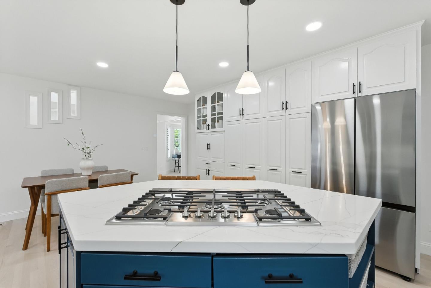 Detail Gallery Image 12 of 55 For 71 Alameda Ave, Half Moon Bay,  CA 94019 - 3 Beds | 3 Baths