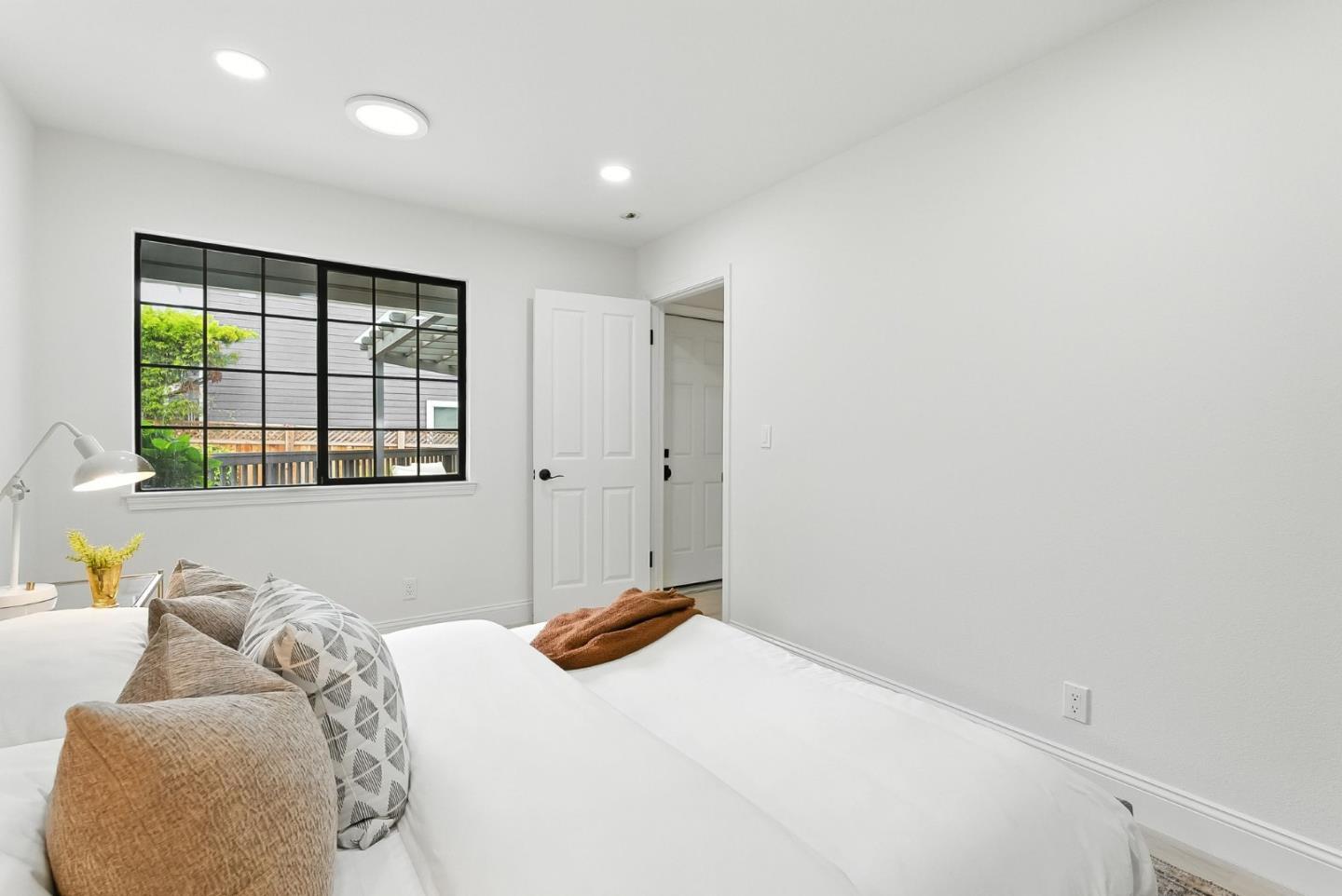 Detail Gallery Image 27 of 55 For 71 Alameda Ave, Half Moon Bay,  CA 94019 - 3 Beds | 3 Baths
