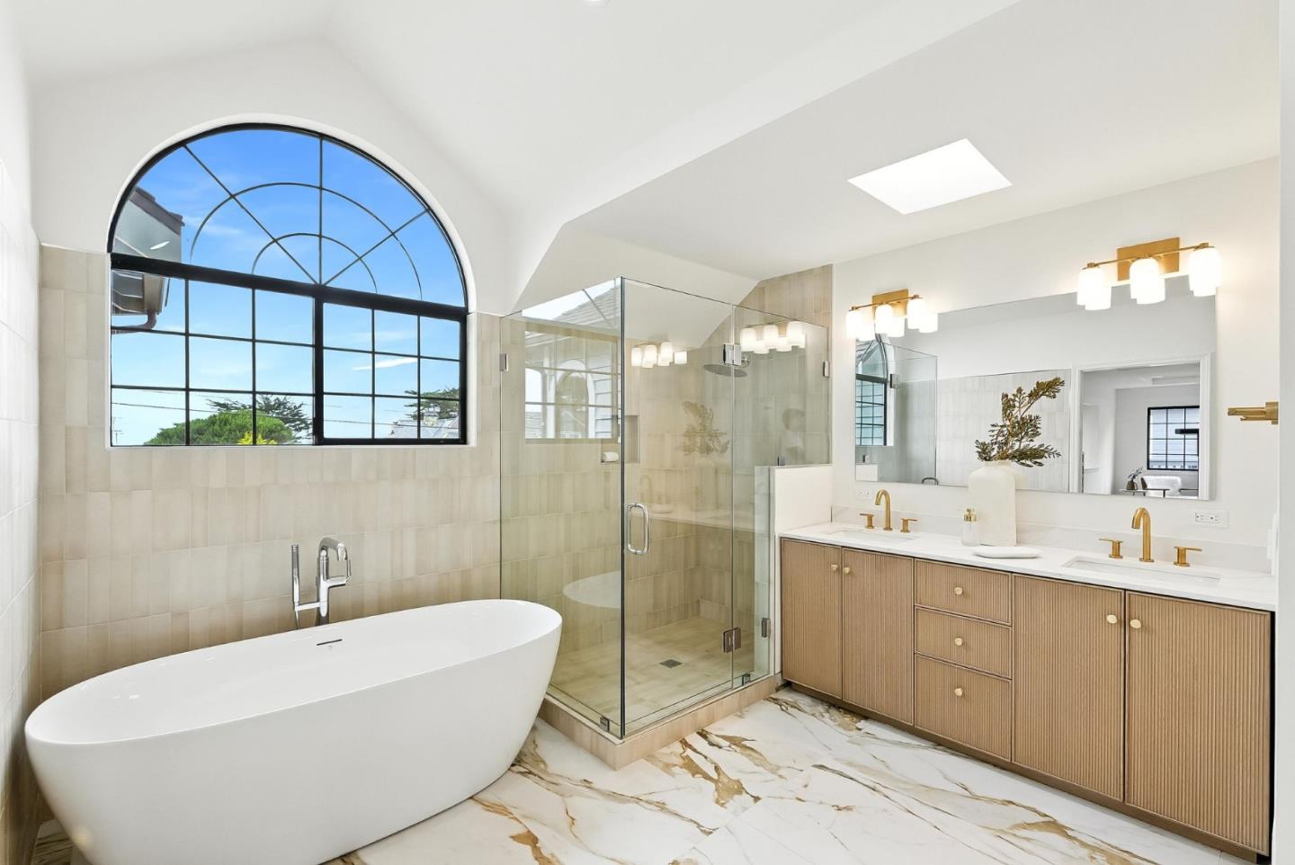 Detail Gallery Image 36 of 55 For 71 Alameda Ave, Half Moon Bay,  CA 94019 - 3 Beds | 3 Baths