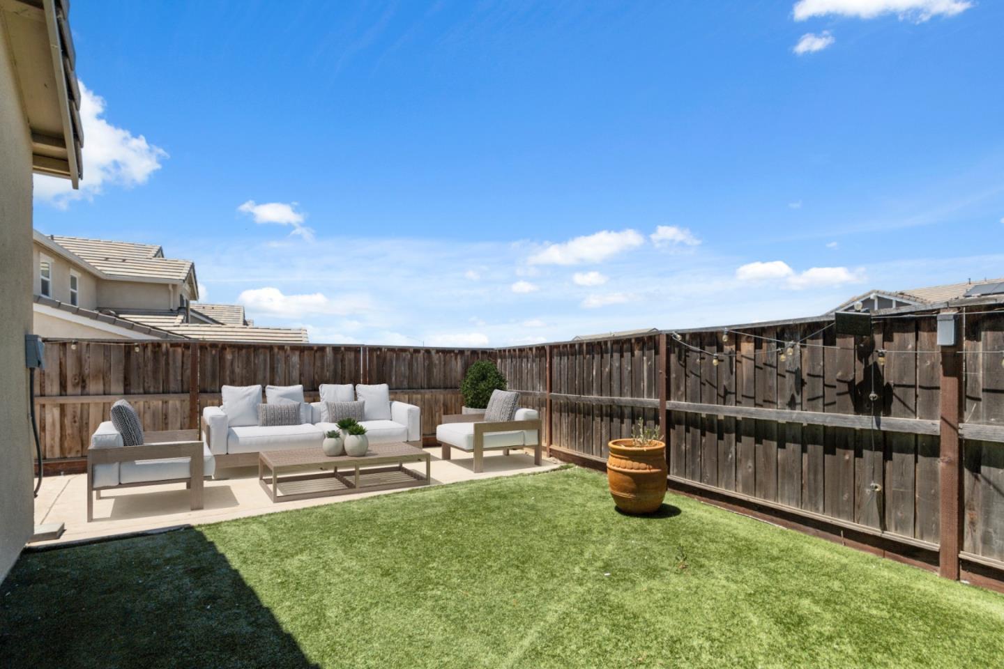 Detail Gallery Image 36 of 47 For 410 Thistle Ct, Hollister,  CA 95023 - 4 Beds | 3 Baths