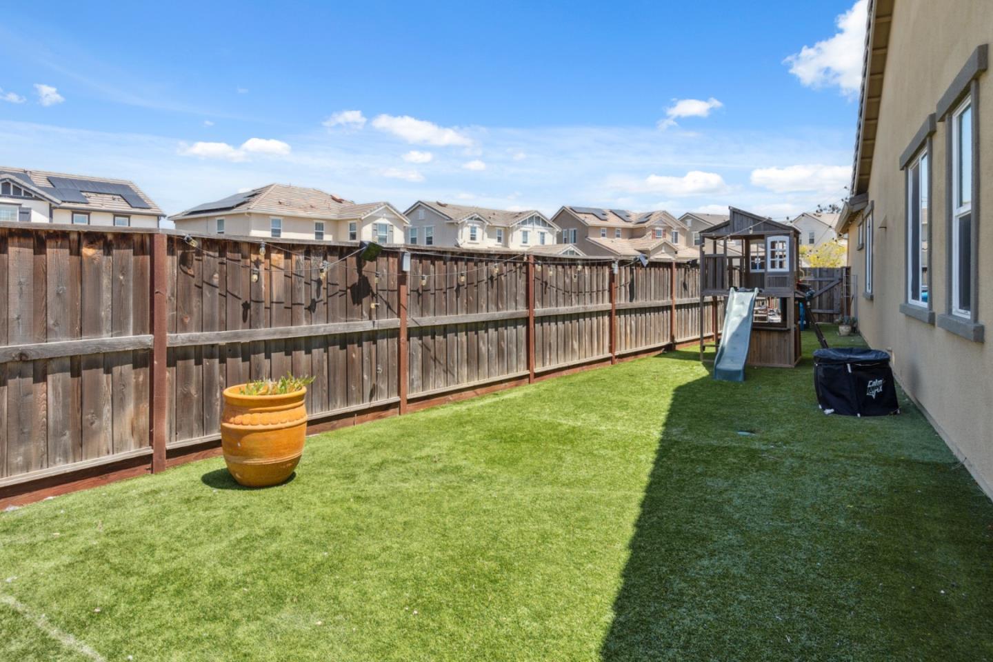 Detail Gallery Image 37 of 47 For 410 Thistle Ct, Hollister,  CA 95023 - 4 Beds | 3 Baths