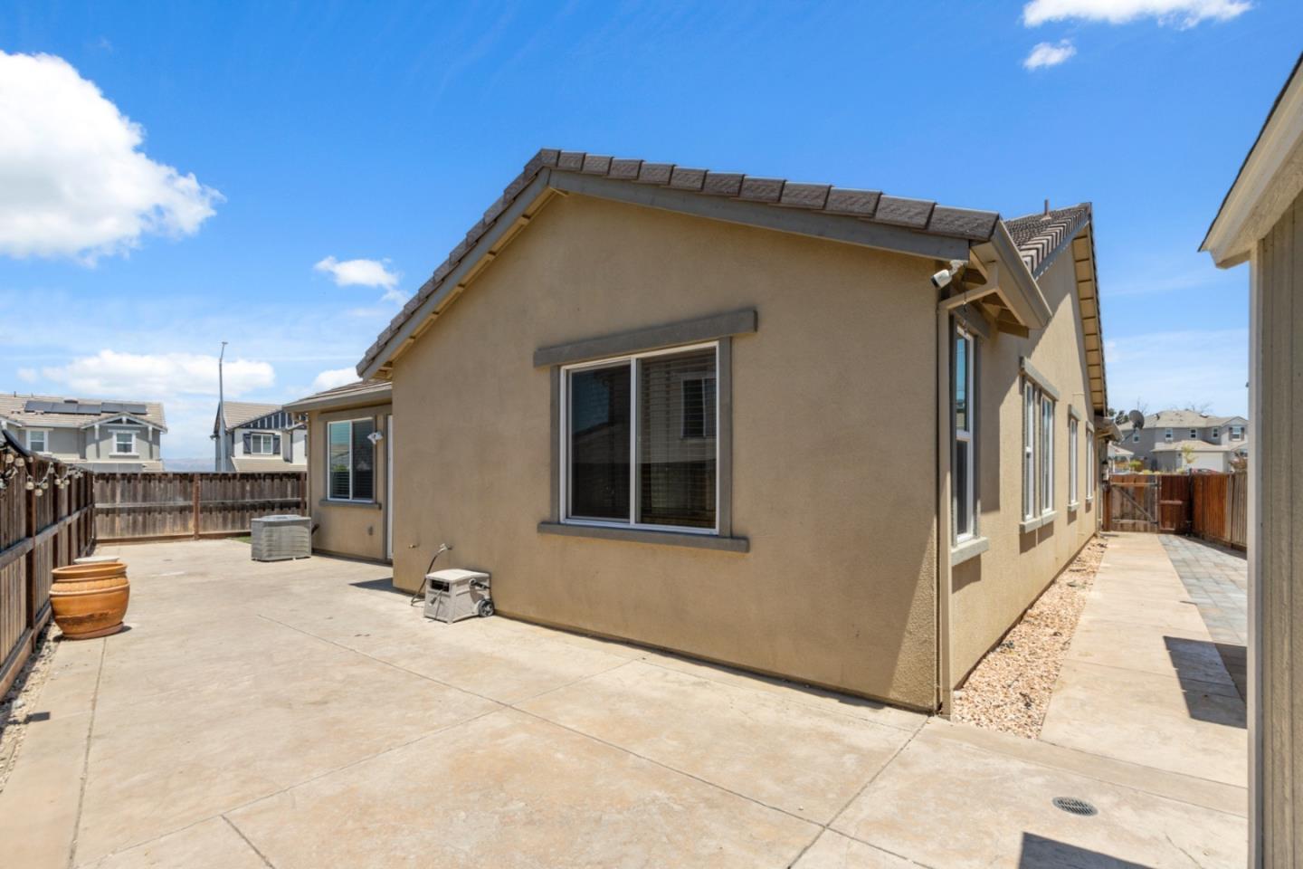 Detail Gallery Image 40 of 47 For 410 Thistle Ct, Hollister,  CA 95023 - 4 Beds | 3 Baths