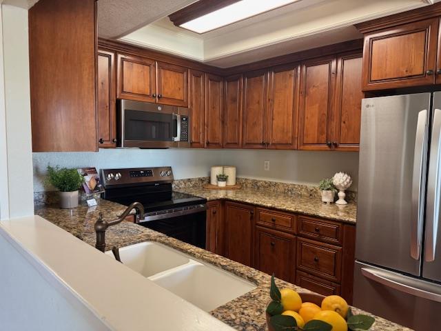 Detail Gallery Image 11 of 14 For 2307 Vista Del Mar, San Mateo,  CA 94404 - 2 Beds | 2 Baths