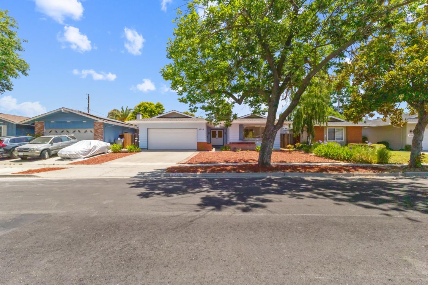 Detail Gallery Image 2 of 34 For 5726 San Lorenzo Dr, San Jose,  CA 95123 - 4 Beds | 2 Baths