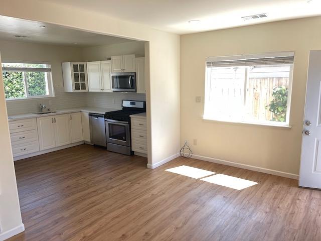 Detail Gallery Image 8 of 17 For 935 S Eldorado St, San Mateo,  CA 94402 - 1 Beds | 1 Baths