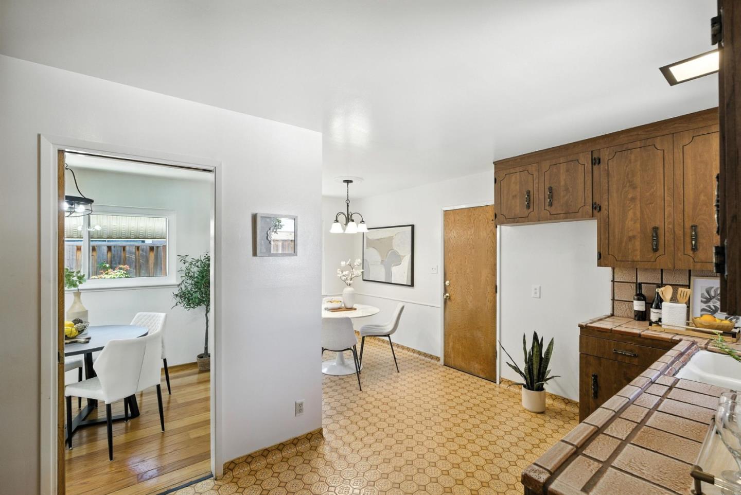 Detail Gallery Image 10 of 22 For 1810 Foxworthy Ave, San Jose,  CA 95124 - 3 Beds | 2 Baths