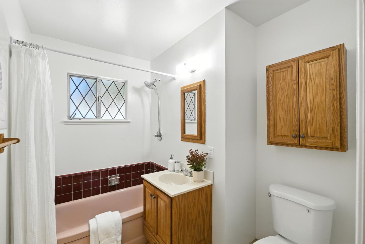 Detail Gallery Image 14 of 22 For 1810 Foxworthy Ave, San Jose,  CA 95124 - 3 Beds | 2 Baths