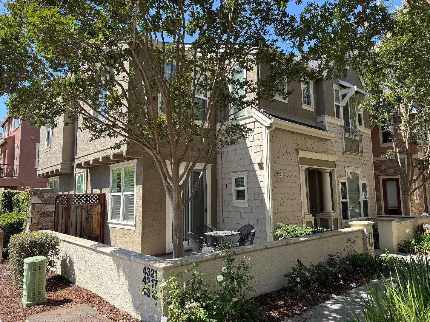 Detail Gallery Image 2 of 44 For 4313 Watson Cir, Santa Clara,  CA 95054 - 3 Beds | 2/1 Baths