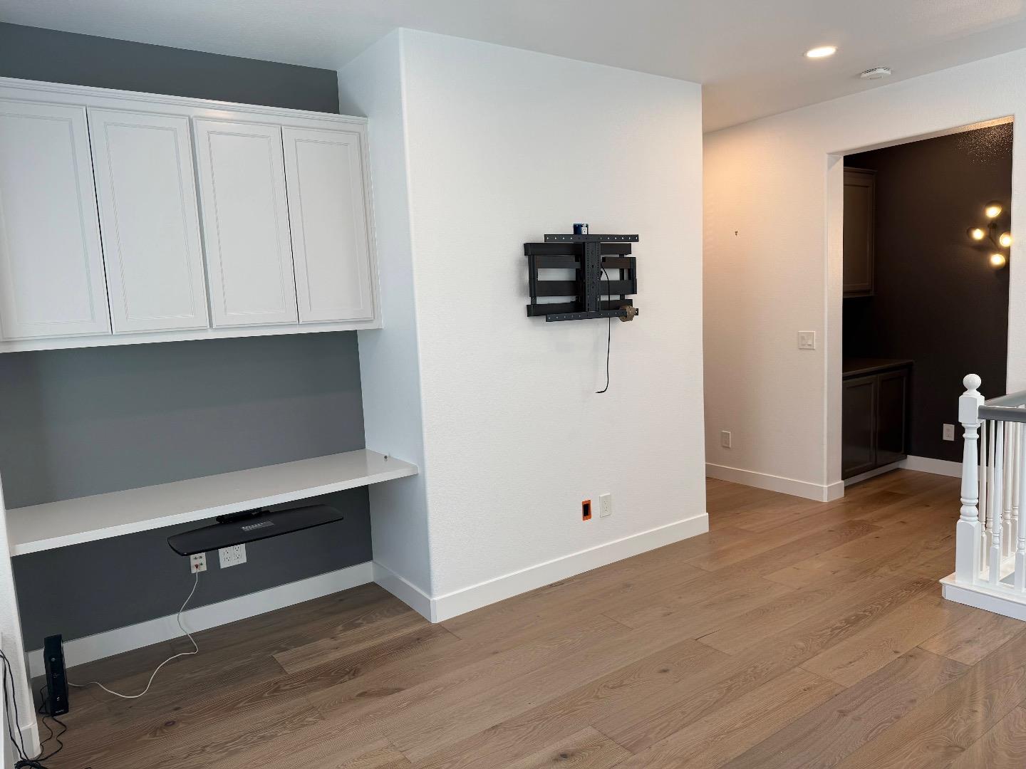 Detail Gallery Image 32 of 44 For 4313 Watson Cir, Santa Clara,  CA 95054 - 3 Beds | 2/1 Baths